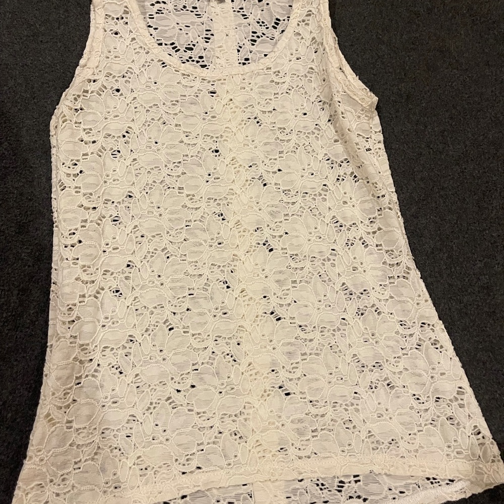 Maurice’s lace tank top with button back detail